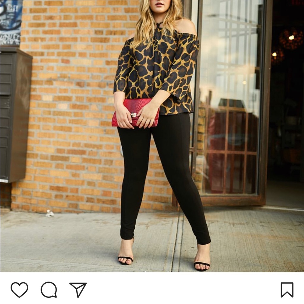 NWOT-Leopard Print cold shoulder top
